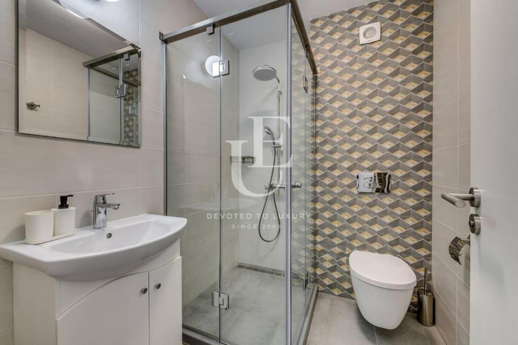 New York: A Spacious Modern Apartment With Parking Sofia Exterior photo